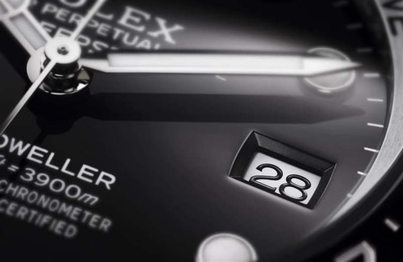 日期窗放大8%，提升視讀清晰度。 （Rolex）