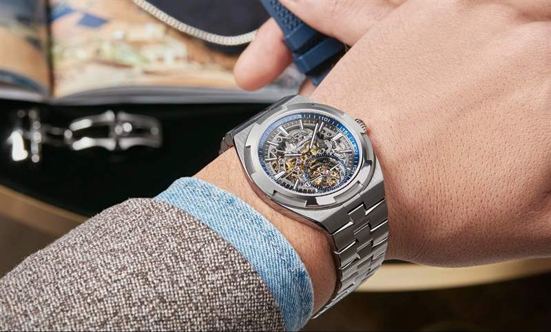 江詩(shī)丹頓舉重若輕的實(shí)用美學(xué):鈦金屬鏈帶首次入作,色選內(nèi)斂多彩-復(fù)刻表