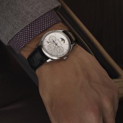 奇異博士手表藏彩蛋？ 班奈迪克康柏拜區穿梭「多重宇宙」的幸運物來自它！