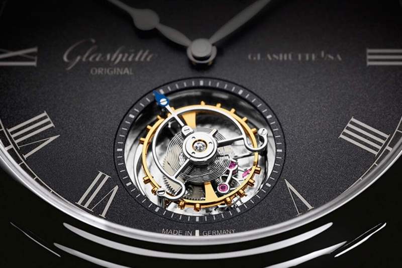 什么是飛行陀飛輪？ （Flying Tourbillon）