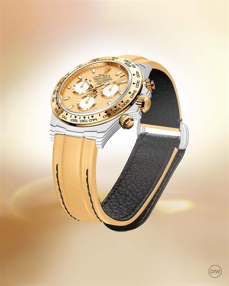 表帶擁有中央隆起造型加上黑色縫線顯得別具一格，搭配魔鬼氈可以更貼合手腕上。 （Source：Designa Individual）