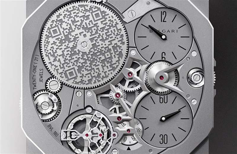 包括時、分、小秒顯示分別用小表盤來代表,盡可能將零件「攤平」放在夾板上。 (BVLGARI官網) BVLGARI寶格麗8次打破最薄機械表紀錄新手表僅2張信用卡厚限量10只-復刻表