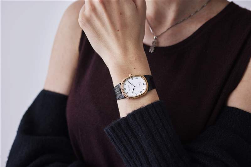手腕上的復古百達翡麗