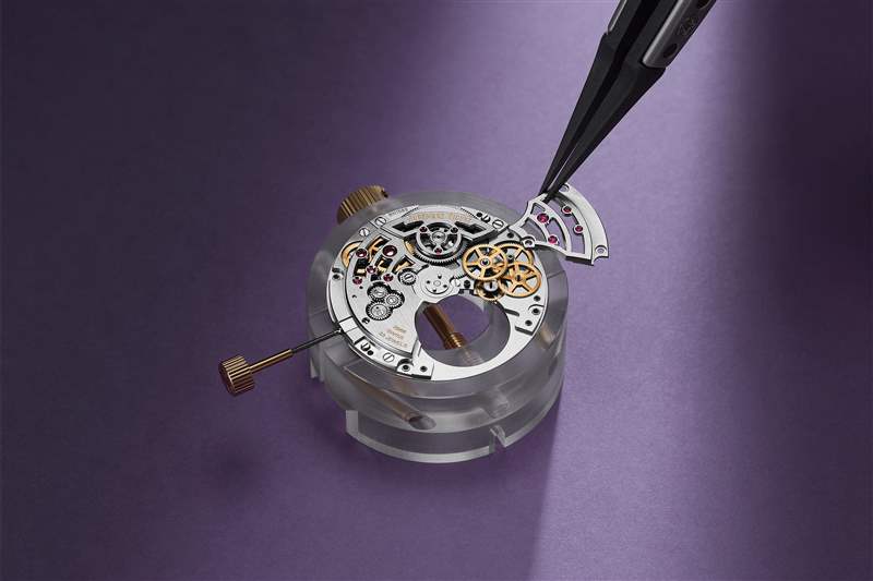 愛(ài)彼皇家橡樹(shù)陀飛輪 RD#3 37 毫米紫色機(jī)芯