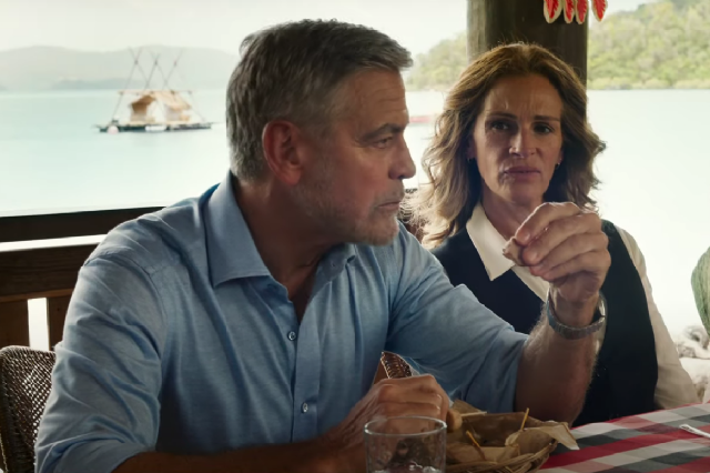 看電影喬治克魯尼試圖阻止他女兒的婚禮穿著歐米茄海馬Aqua Terra在“天堂門票”中-復刻表