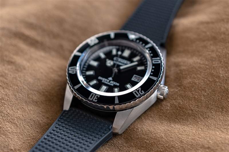 動手實踐公民的最新鈦潛水手表是沒有重量的新復(fù)古-復(fù)刻表