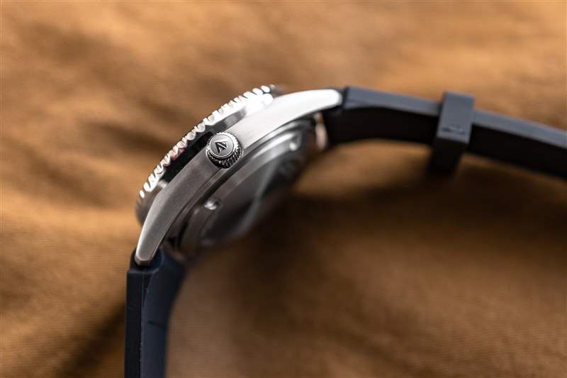 動手實踐公民的最新鈦潛水手表是沒有重量的新復(fù)古-復(fù)刻表