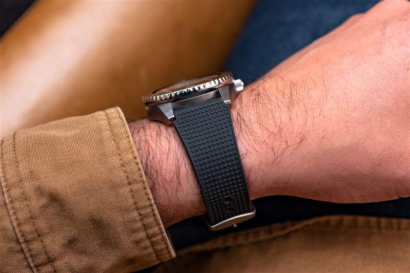 動手實踐公民的最新鈦潛水手表是沒有重量的新復(fù)古-復(fù)刻表