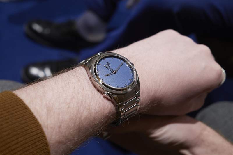 動手帕瑪強尼的新Tonda PF GMT Rattrapante是今年的輕描淡寫-復刻表