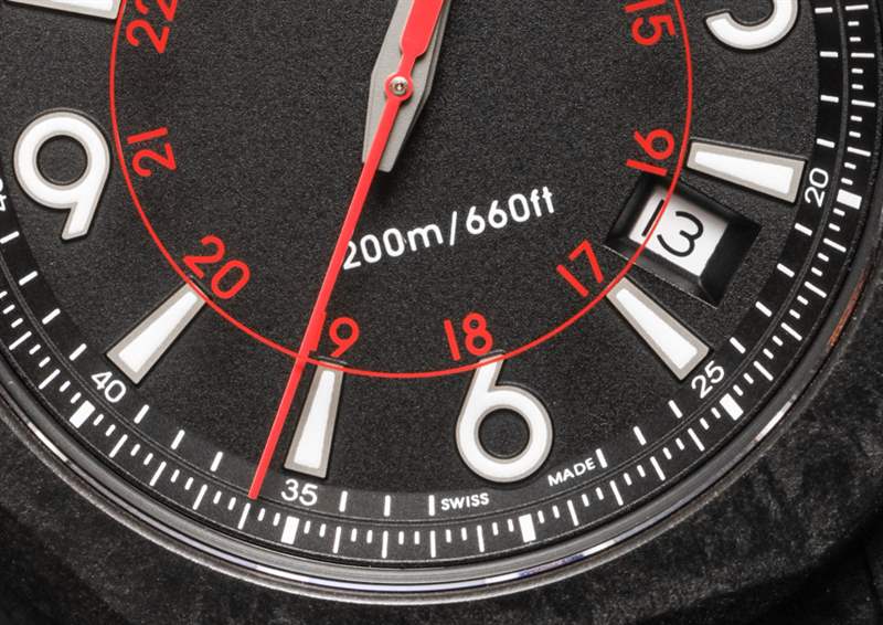 維氏瑞士軍INOX碳Naimakka傘繩表帶手表評論-復刻表