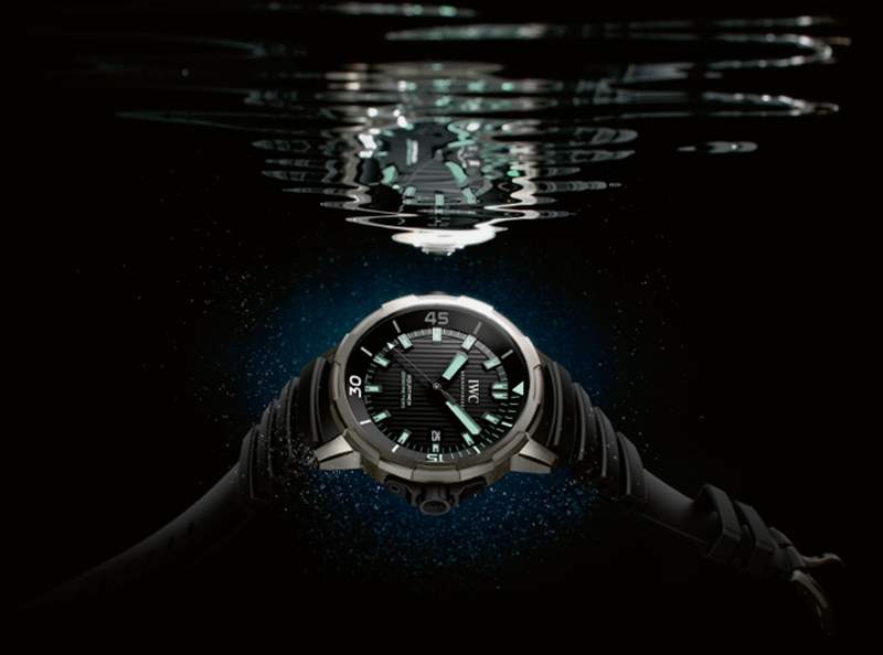 IWC萬國表2014年海洋時計腕表:查爾斯·達爾文、加拉帕戈斯群島、青銅、深海三號和萬年歷-復刻表