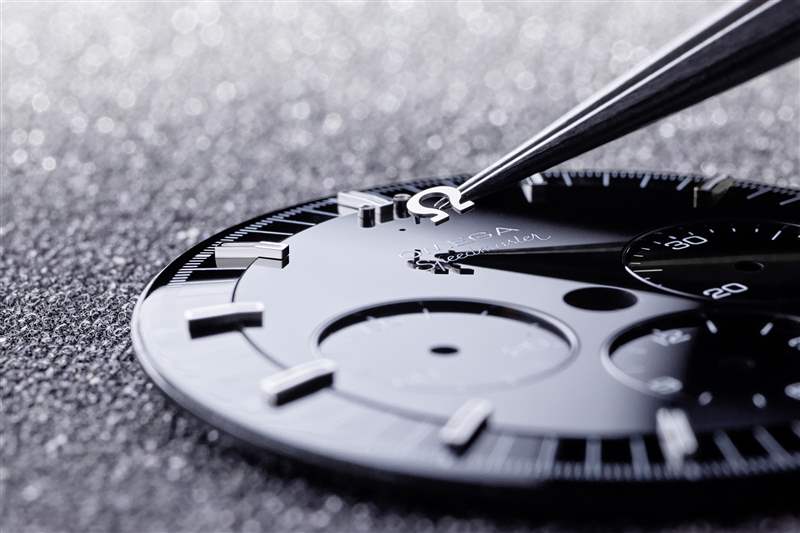 隆重推出價(jià)值81000美元的歐米茄超霸321 Canopus Gold-復(fù)刻表