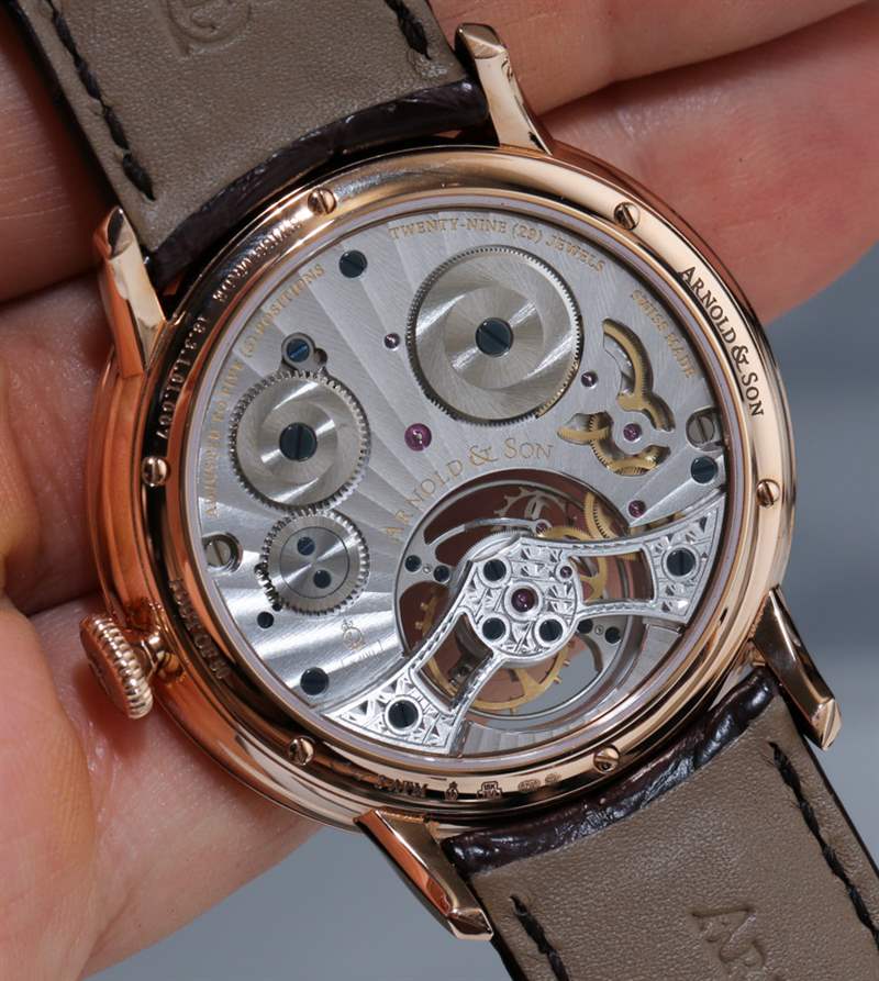 Arnold & Son UTTE“超薄陀飛輪”手表評論-復(fù)刻表