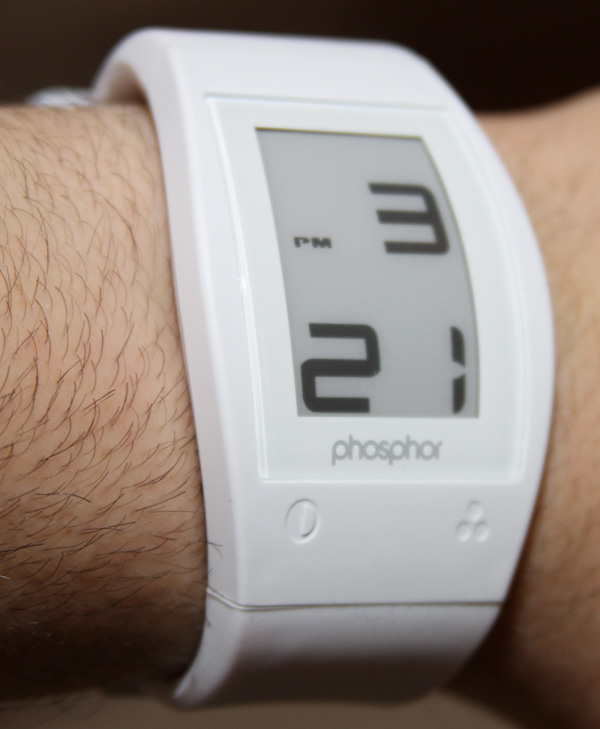 熒光粉世界時間運(yùn)動電子墨水手表評論-復(fù)刻表