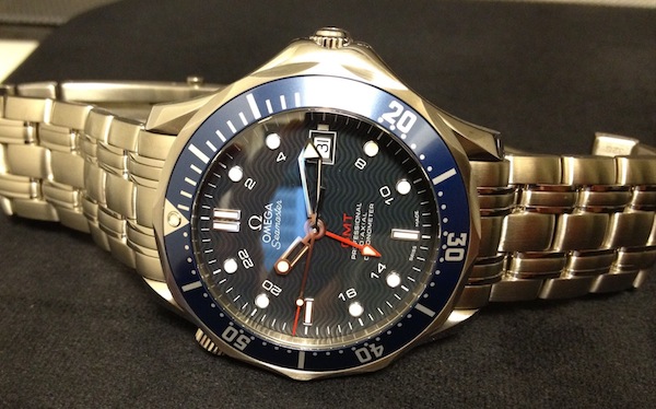 歐米茄海馬系列300M GMT“詹姆斯邦德”腕表評測-復刻表