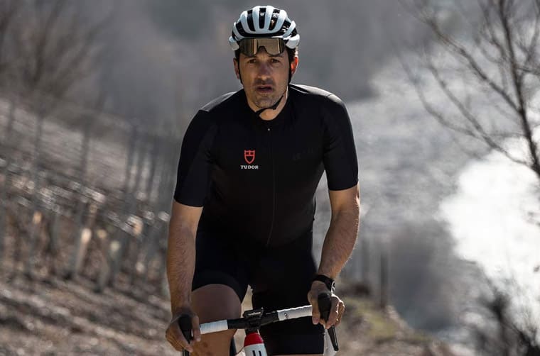 帝舵自行車隊摘下隊史首座職業(yè)賽冠軍車手戴特制Black Bay領(lǐng)獎-復(fù)刻表