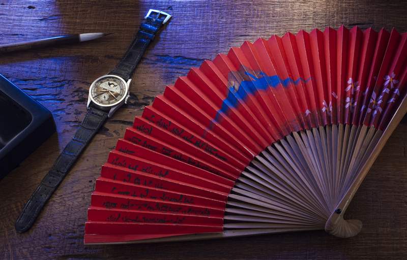 由溥儀親自題詞的紙扇（圖片來源：富藝斯）