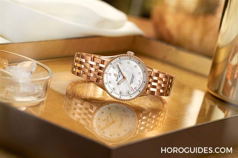 輕霧粉與淺藍(lán)色珍珠母貝面盤(pán)Navitimer也可以唯美-復(fù)刻表