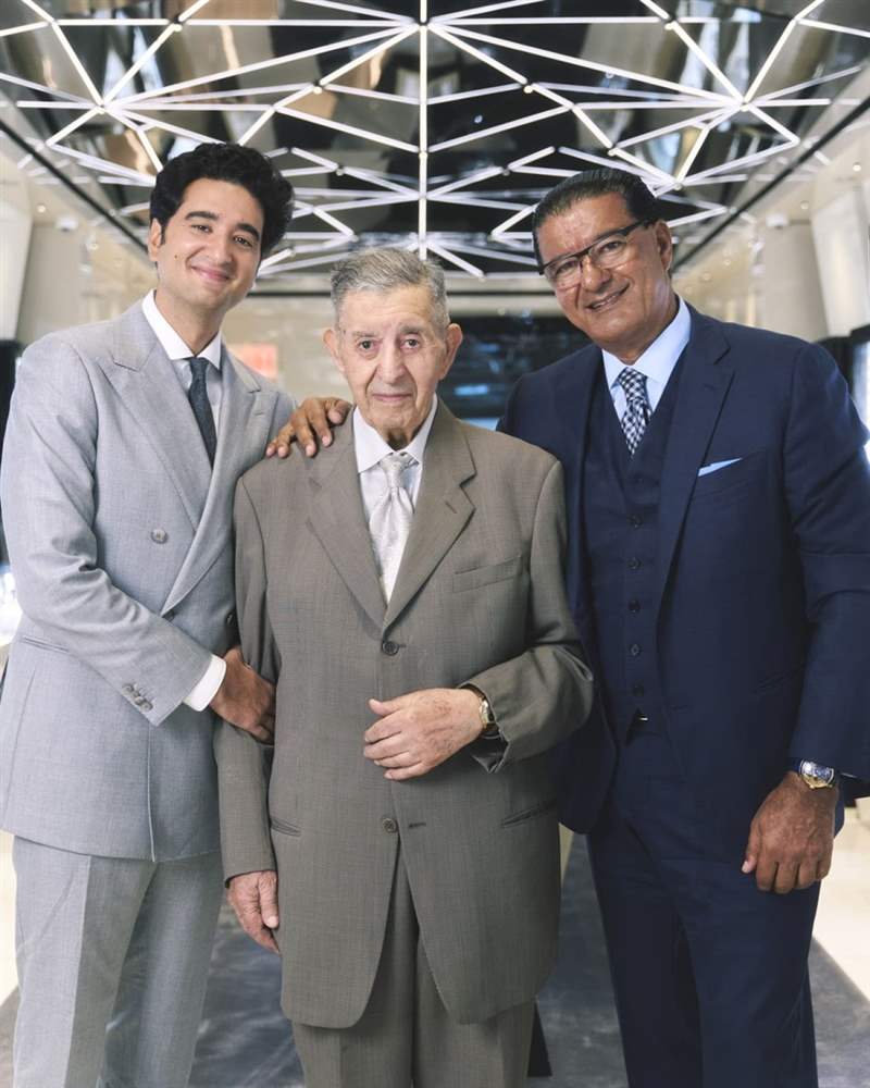 JACOB & CO.新款兩地時間手表創(chuàng)作背景有洋蔥兩套獨立顯示閱讀時間易如反掌-復刻表