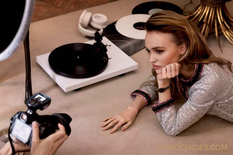 CHANEL - CHANEL Première腕表－原創款形象大使，為什么是Lily-Rose Depp？