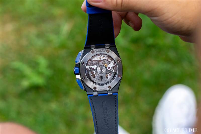 愛彼皇家橡樹離岸型自動(dòng)上鏈計(jì)時(shí)碼表黑色和藍(lán)色陶瓷 26420CE.OO.A043VE.01