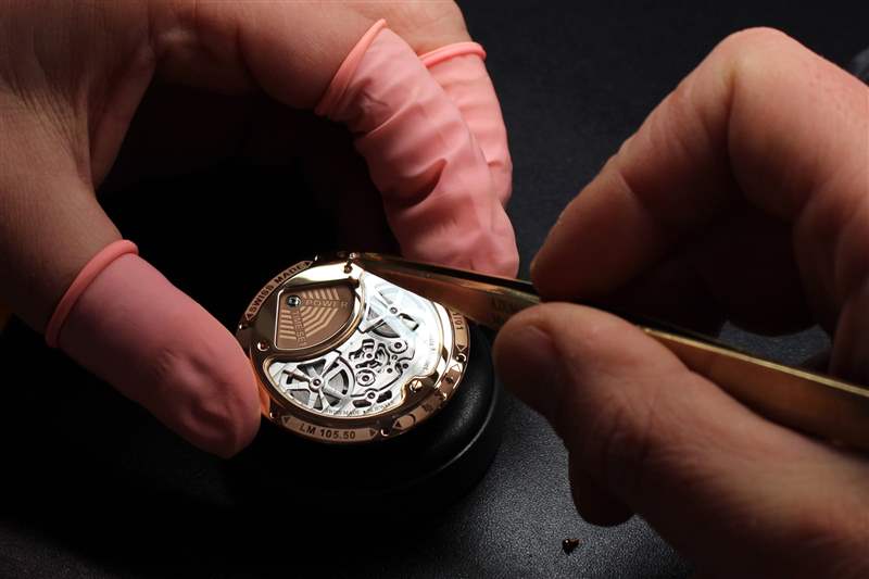 Louis Moinet推出Maya Eclipse獨一款雙重陀飛輪腕表:瑪雅文明 Louis Moinet推出Maya Eclipse獨一款雙重陀飛輪腕表:瑪雅文明-復(fù)刻表