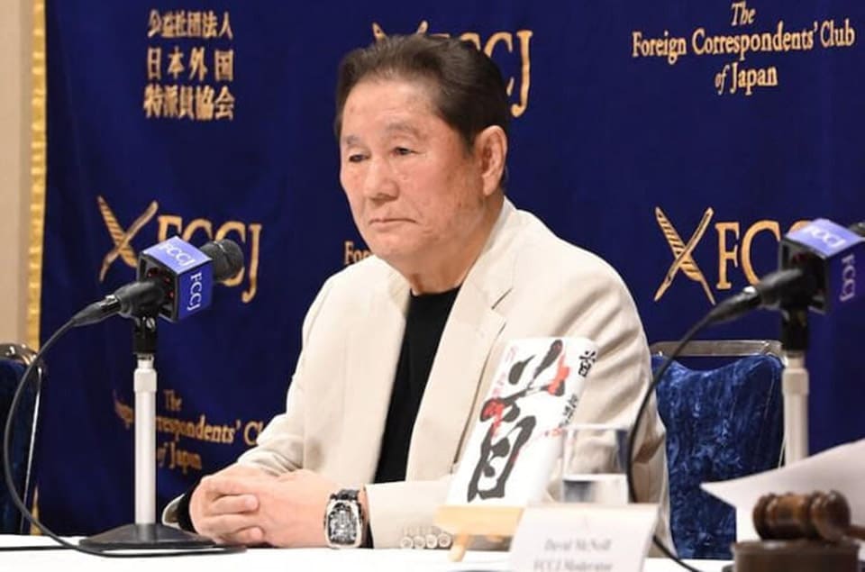 金馬獎頒獎嘉賓名導(dǎo)北野武宣傳新片《首》 手上千萬大表超吸睛-復(fù)刻表