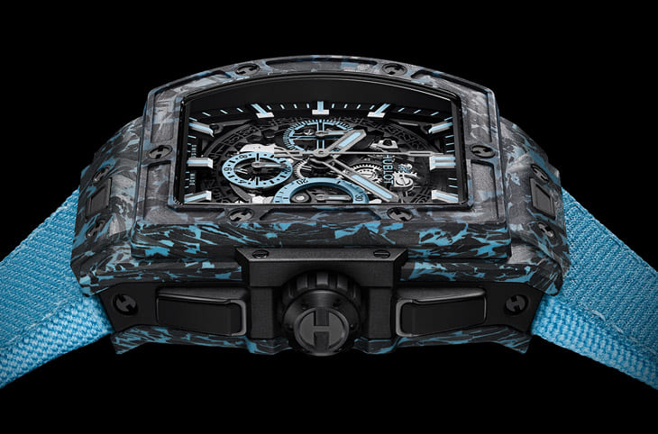 宇舶全新Spirit of Big Bang計(jì)時(shí)碼表:迷彩藍(lán)碳纖維夏日獻(xiàn)禮-復(fù)刻表